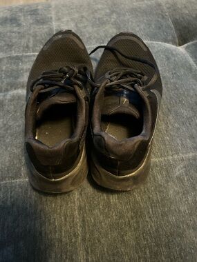 Nike Black Low-Top Men's Sneakers